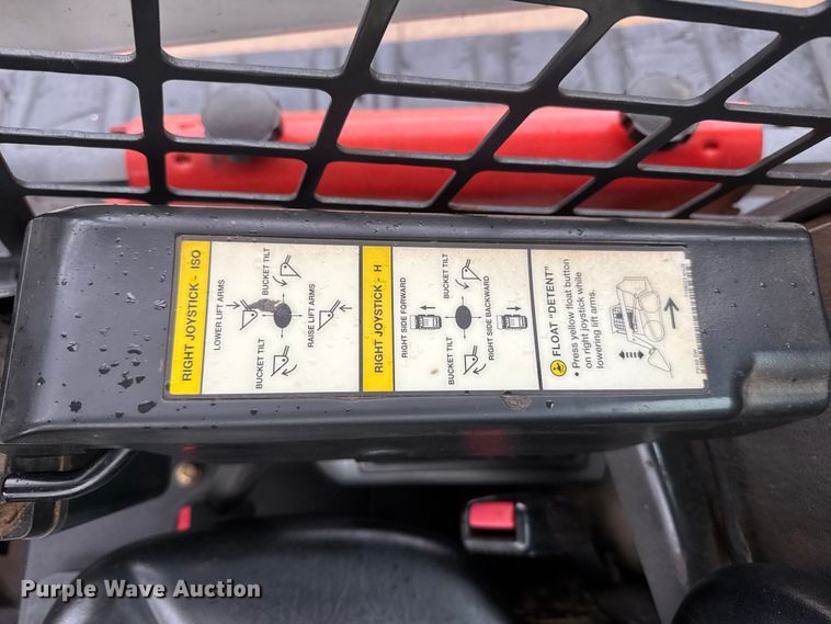 image for item NA9984 2016 Bobcat T740 tracked skid steer loader