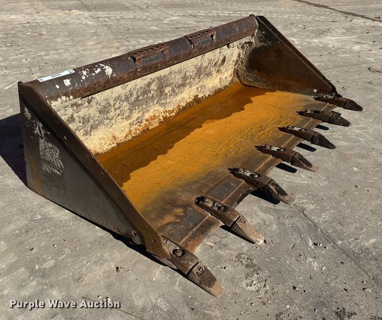 image for item NA9986 Bobcat skid steer bucket