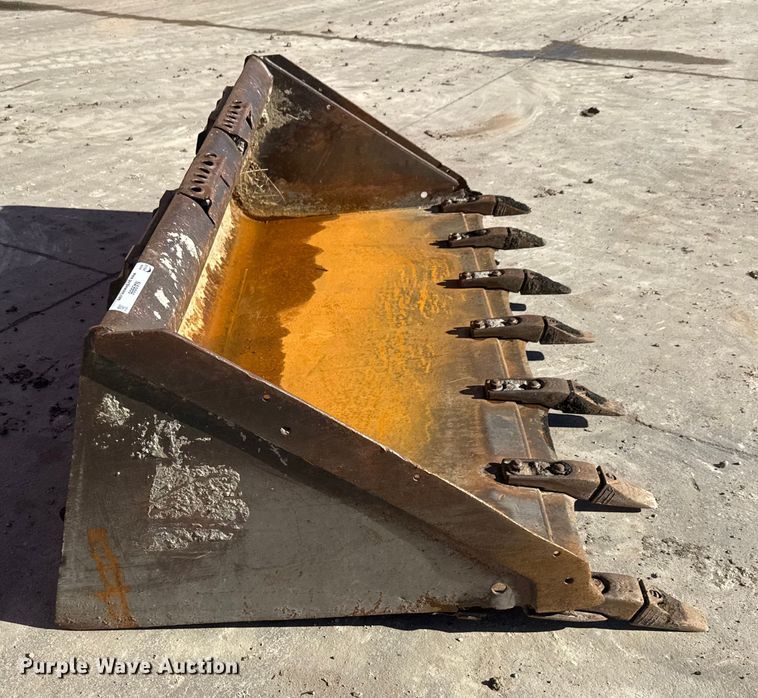 image for item NA9986 Bobcat skid steer bucket