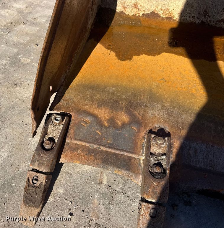 image for item NA9986 Bobcat skid steer bucket