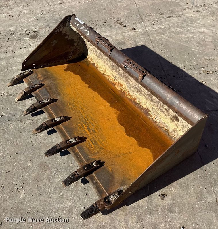 image for item NA9986 Bobcat skid steer bucket