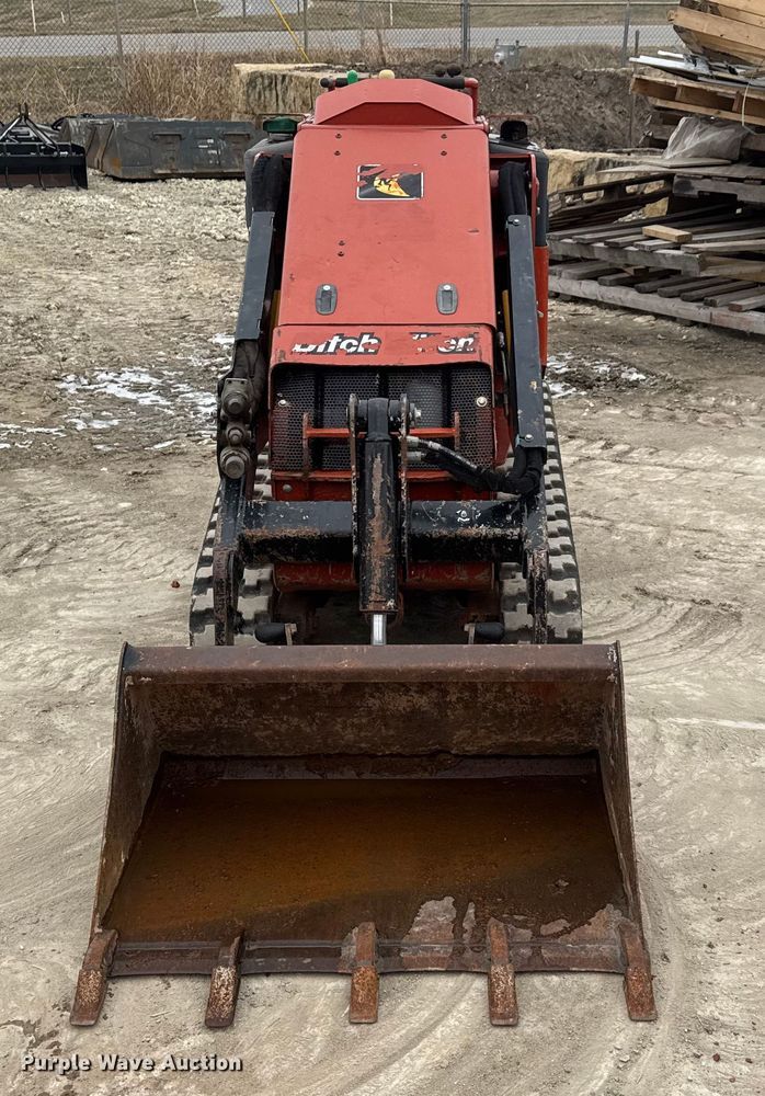 image for item NA9993 2020 Ditch Witch SK600 compact utility loader