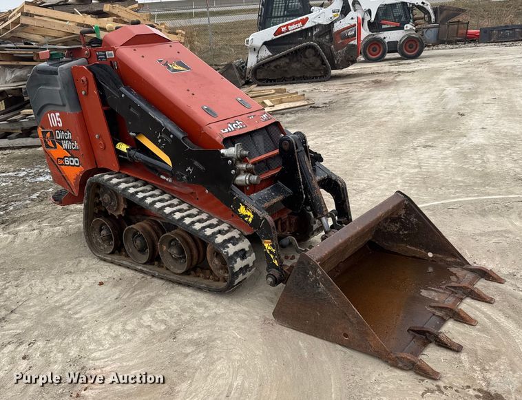 image for item NA9993 2020 Ditch Witch SK600 compact utility loader