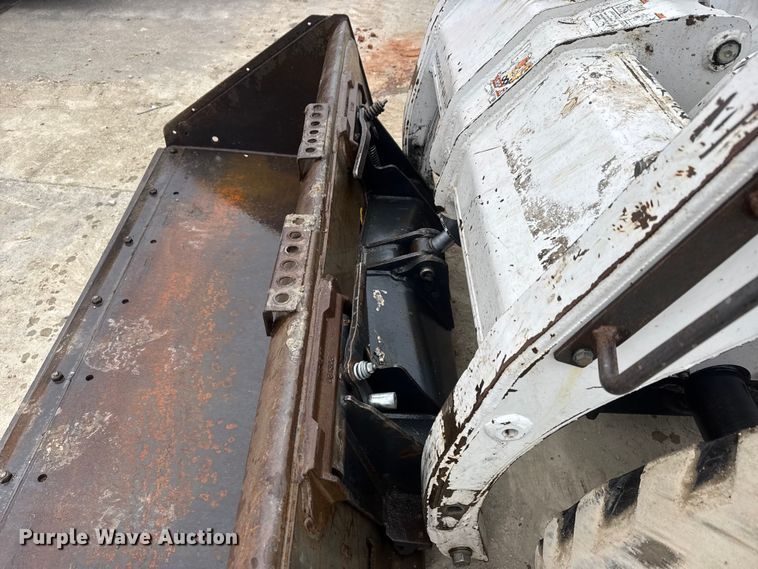 image for item NB9016 1997 Bobcat 763 skid steer loader