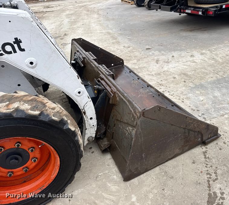 image for item NB9016 1997 Bobcat 763 skid steer loader