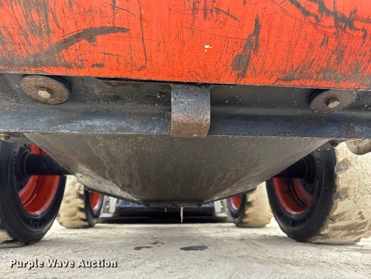 image for item NB9016 1997 Bobcat 763 skid steer loader