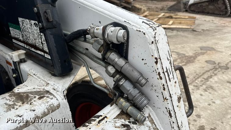 image for item NB9016 1997 Bobcat 763 skid steer loader
