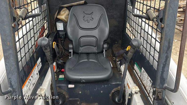 image for item NB9016 1997 Bobcat 763 skid steer loader