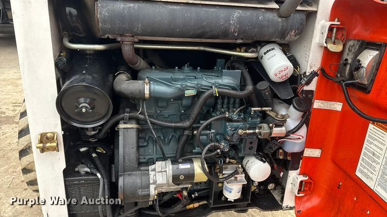 image for item NB9016 1997 Bobcat 763 skid steer loader