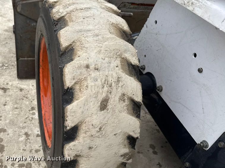 image for item NB9016 1997 Bobcat 763 skid steer loader