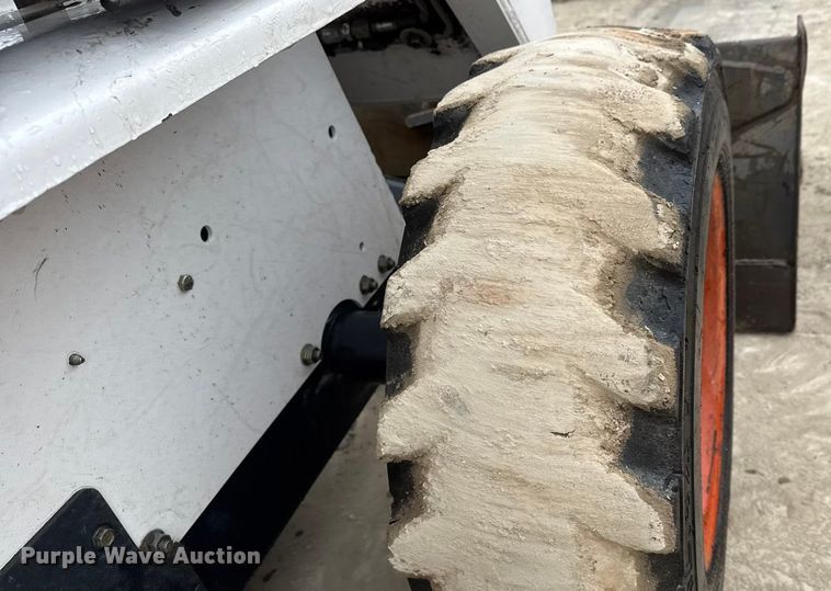 image for item NB9016 1997 Bobcat 763 skid steer loader