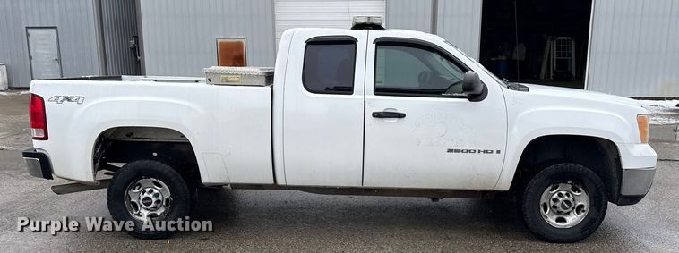 image for item ND9445 2008 GMC Sierra 2500HD Ext. Cab pickup truck
