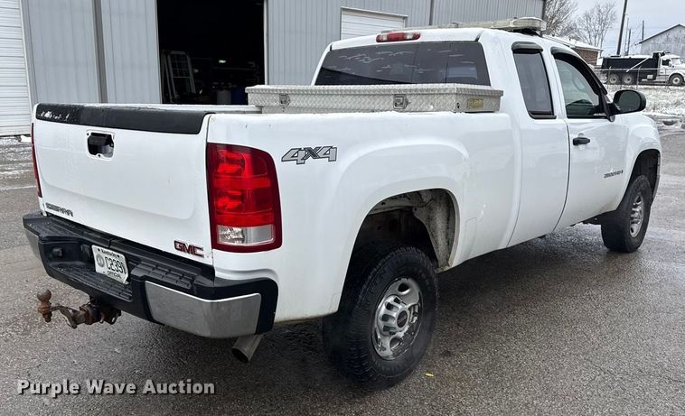 image for item ND9445 2008 GMC Sierra 2500HD Ext. Cab pickup truck