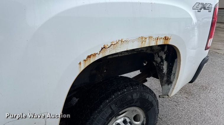 image for item ND9445 2008 GMC Sierra 2500HD Ext. Cab pickup truck