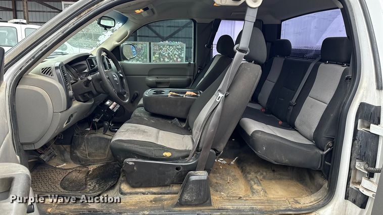 image for item ND9445 2008 GMC Sierra 2500HD Ext. Cab pickup truck