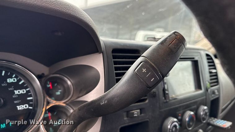 image for item ND9445 2008 GMC Sierra 2500HD Ext. Cab pickup truck