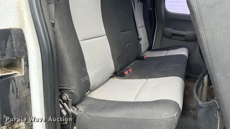 image for item ND9445 2008 GMC Sierra 2500HD Ext. Cab pickup truck