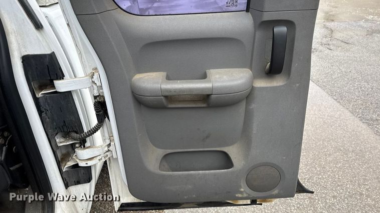 image for item ND9445 2008 GMC Sierra 2500HD Ext. Cab pickup truck