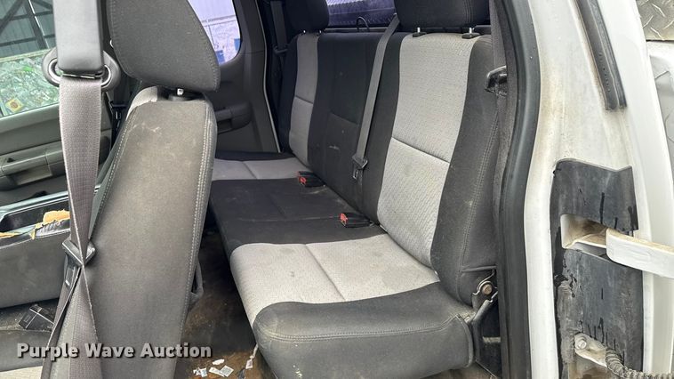 image for item ND9445 2008 GMC Sierra 2500HD Ext. Cab pickup truck