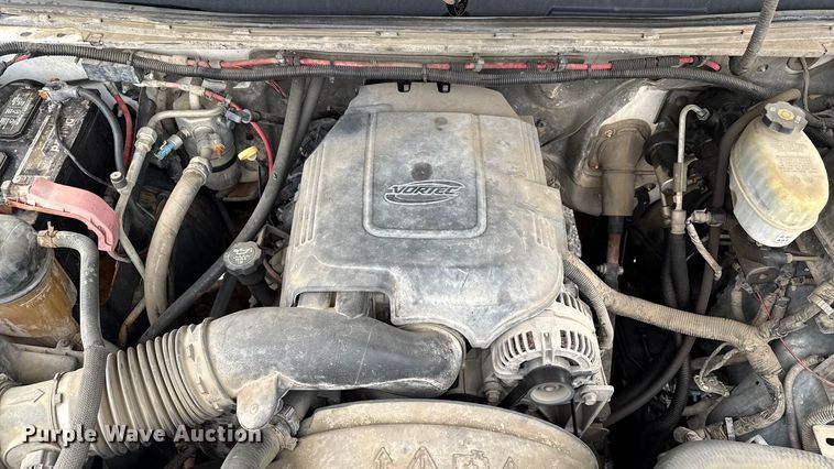 image for item ND9445 2008 GMC Sierra 2500HD Ext. Cab pickup truck