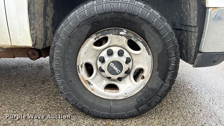 image for item ND9445 2008 GMC Sierra 2500HD Ext. Cab pickup truck