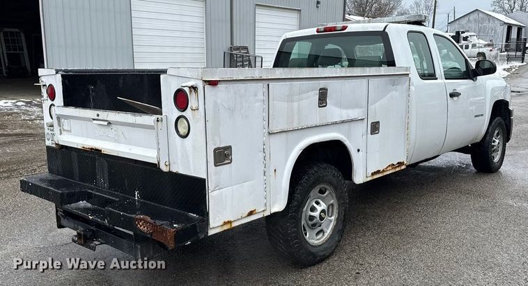 image for item ND9446 2011 Chevrolet Silverado 2500HD Ext. Cab utility bed pickup truck