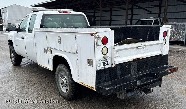 image for item ND9446 2011 Chevrolet Silverado 2500HD Ext. Cab utility bed pickup truck