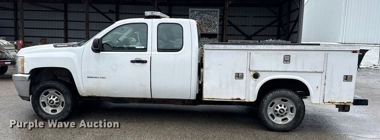image for item ND9446 2011 Chevrolet Silverado 2500HD Ext. Cab utility bed pickup truck