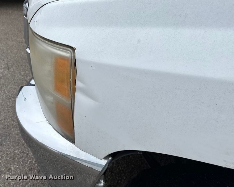 image for item ND9446 2011 Chevrolet Silverado 2500HD Ext. Cab utility bed pickup truck