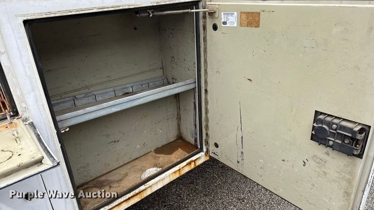 image for item ND9446 2011 Chevrolet Silverado 2500HD Ext. Cab utility bed pickup truck