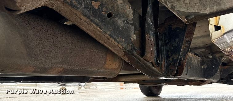 image for item ND9446 2011 Chevrolet Silverado 2500HD Ext. Cab utility bed pickup truck