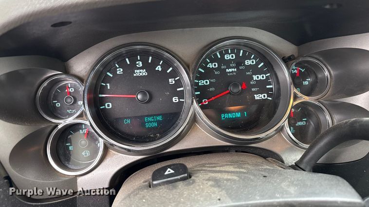 image for item ND9446 2011 Chevrolet Silverado 2500HD Ext. Cab utility bed pickup truck