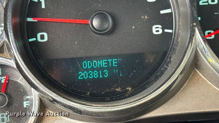 image for item ND9446 2011 Chevrolet Silverado 2500HD Ext. Cab utility bed pickup truck