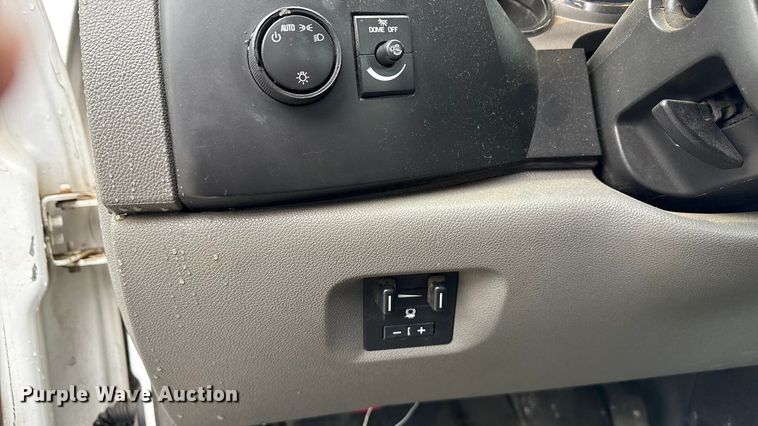 image for item ND9446 2011 Chevrolet Silverado 2500HD Ext. Cab utility bed pickup truck