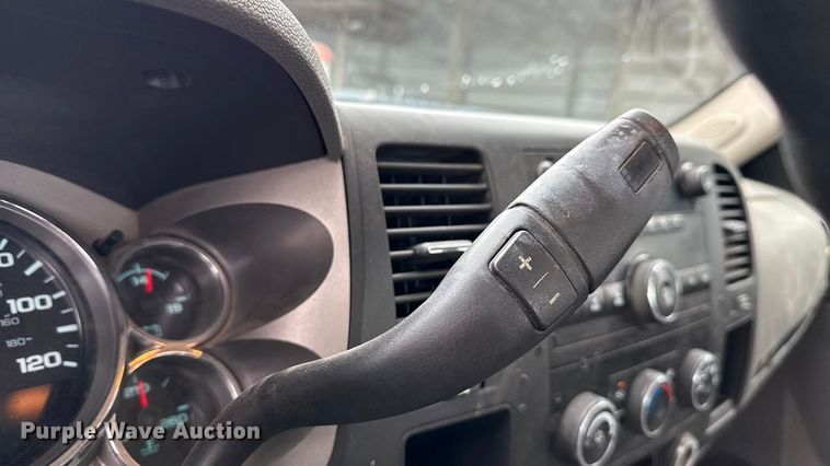 image for item ND9446 2011 Chevrolet Silverado 2500HD Ext. Cab utility bed pickup truck