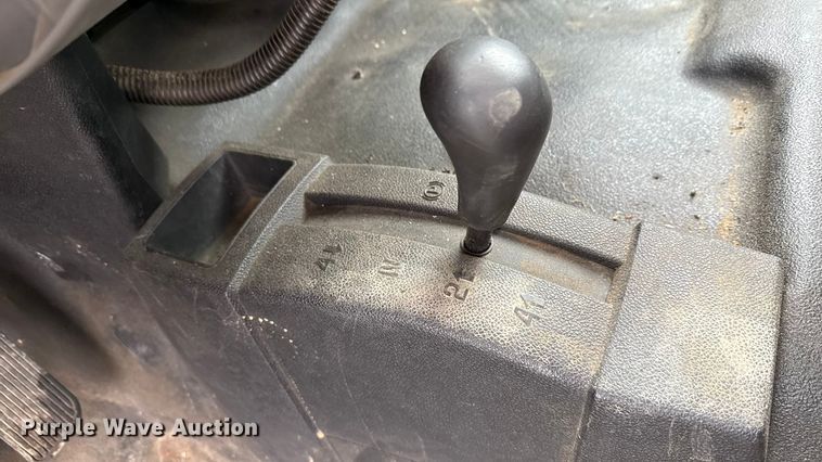 image for item ND9446 2011 Chevrolet Silverado 2500HD Ext. Cab utility bed pickup truck