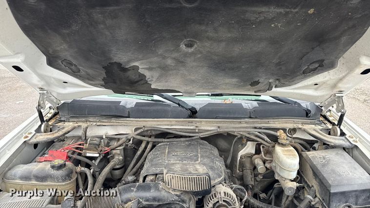 image for item ND9446 2011 Chevrolet Silverado 2500HD Ext. Cab utility bed pickup truck