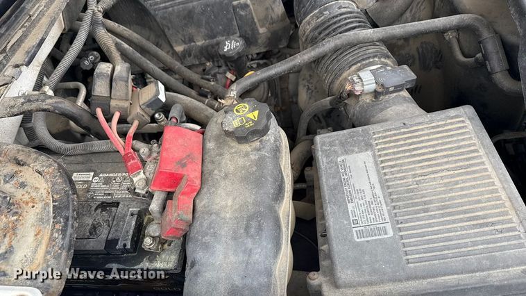 image for item ND9446 2011 Chevrolet Silverado 2500HD Ext. Cab utility bed pickup truck