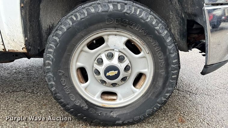 image for item ND9446 2011 Chevrolet Silverado 2500HD Ext. Cab utility bed pickup truck