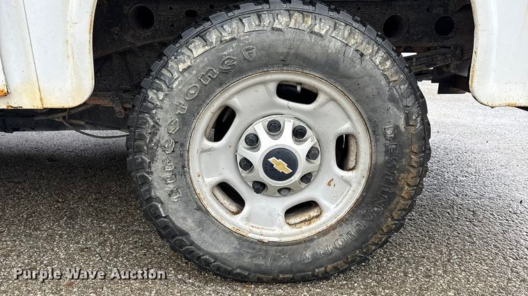 image for item ND9446 2011 Chevrolet Silverado 2500HD Ext. Cab utility bed pickup truck