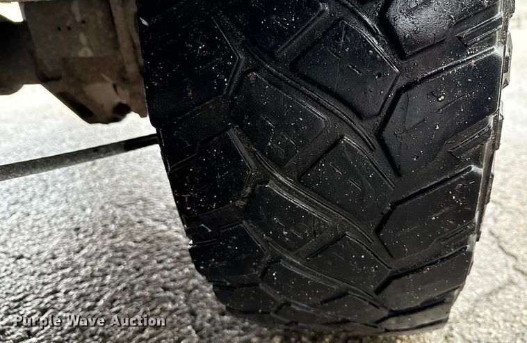 image for item ND9446 2011 Chevrolet Silverado 2500HD Ext. Cab utility bed pickup truck