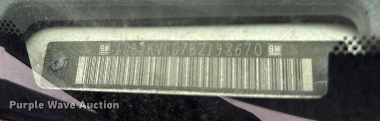 image for item ND9446 2011 Chevrolet Silverado 2500HD Ext. Cab utility bed pickup truck