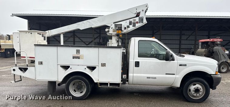 image for item ND9448 2003 Ford F550 bucket truck