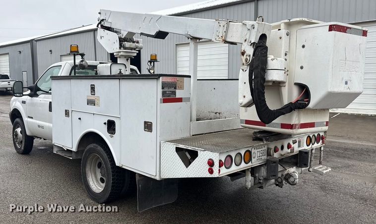 image for item ND9448 2003 Ford F550 bucket truck
