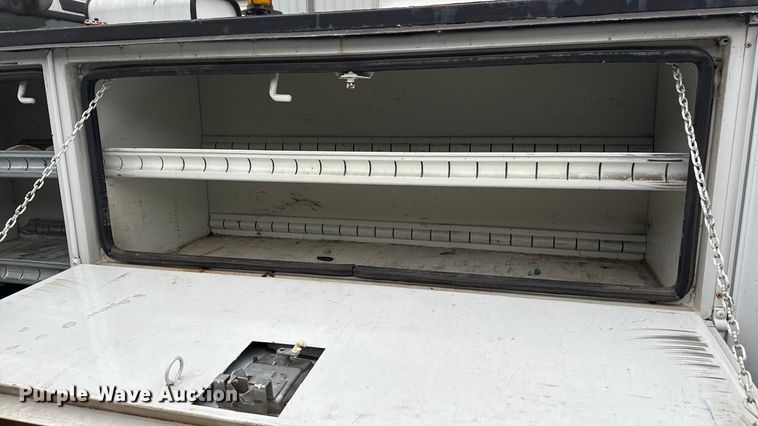 image for item ND9448 2003 Ford F550 bucket truck