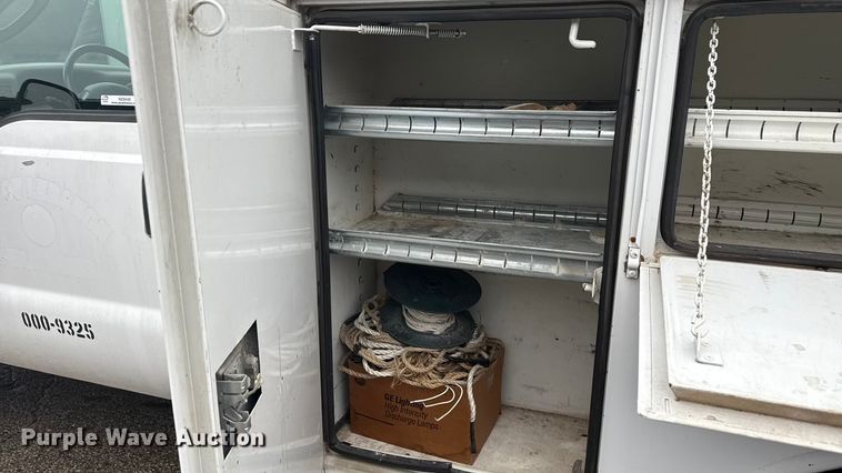 image for item ND9448 2003 Ford F550 bucket truck