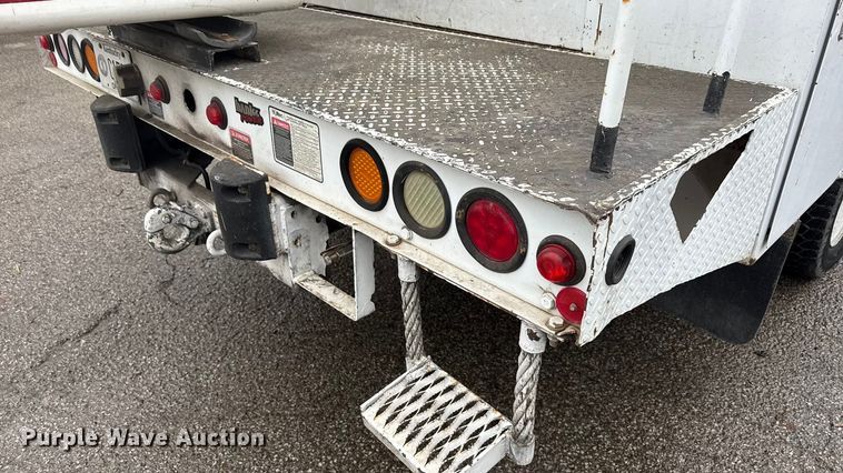 image for item ND9448 2003 Ford F550 bucket truck