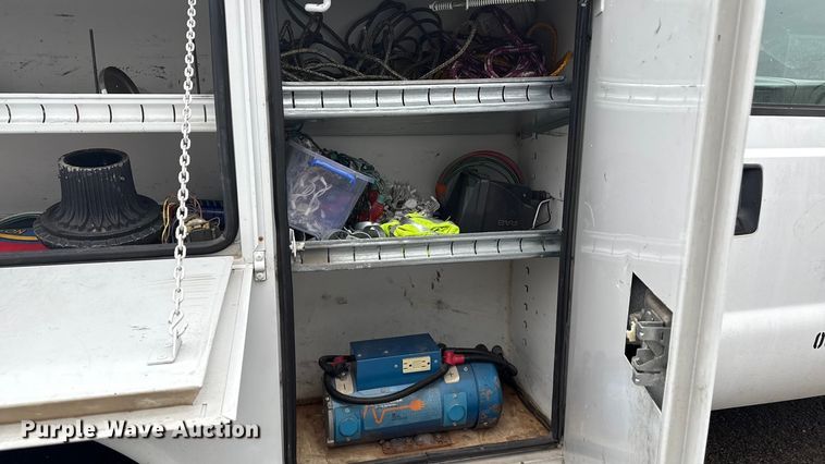 image for item ND9448 2003 Ford F550 bucket truck