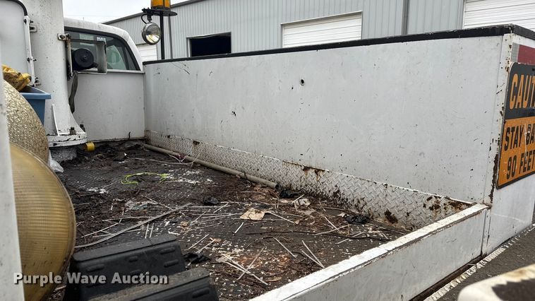 image for item ND9448 2003 Ford F550 bucket truck