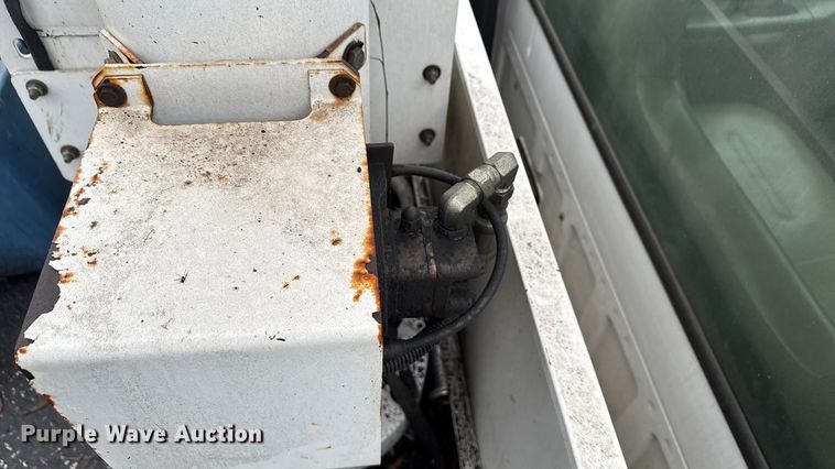 image for item ND9448 2003 Ford F550 bucket truck